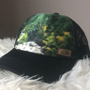 *The North Face Trucker Hat*
